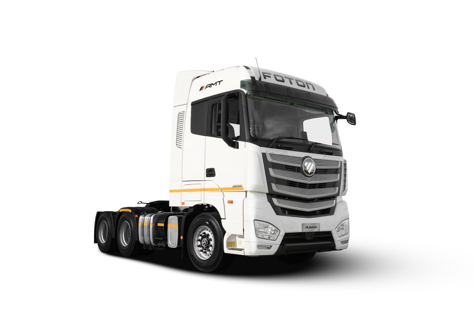 White Foton Auman 560 AMT 6 x 4 exterior view
