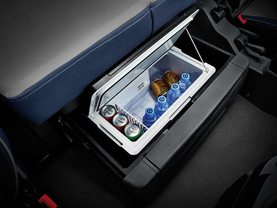 Foton Auman R integrated fridge view